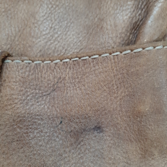 Roots large crossbody bag. - Picture 4 of 6